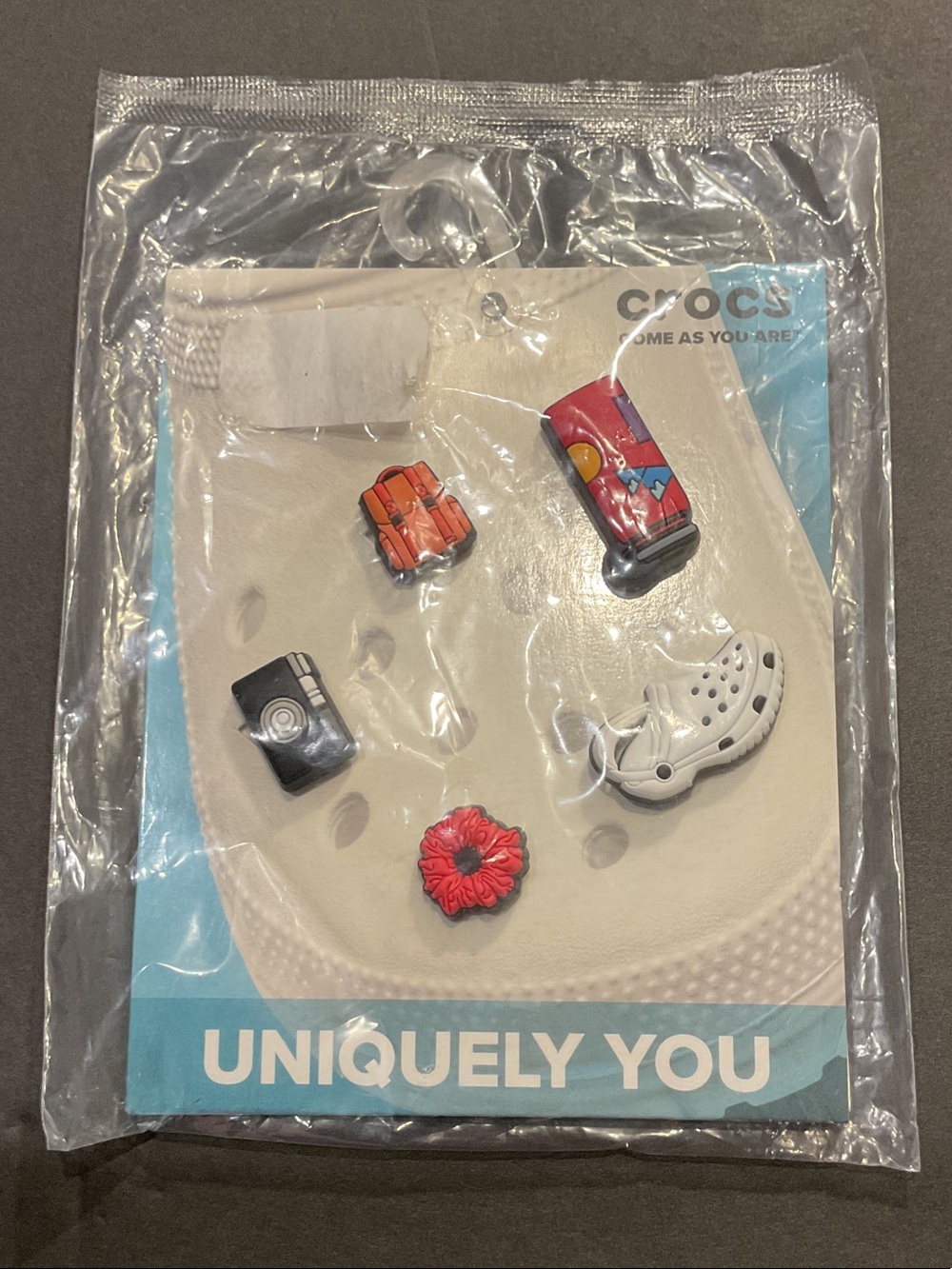 CROCS Kids Multicolor Jibbitz Charm Pack with White Clog Charm